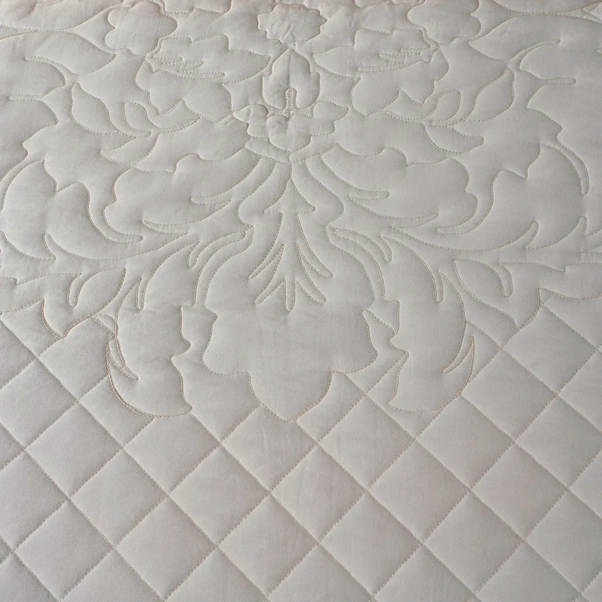 Acanthus Serenity Sole Bliss Quilted Quilt/Comforter