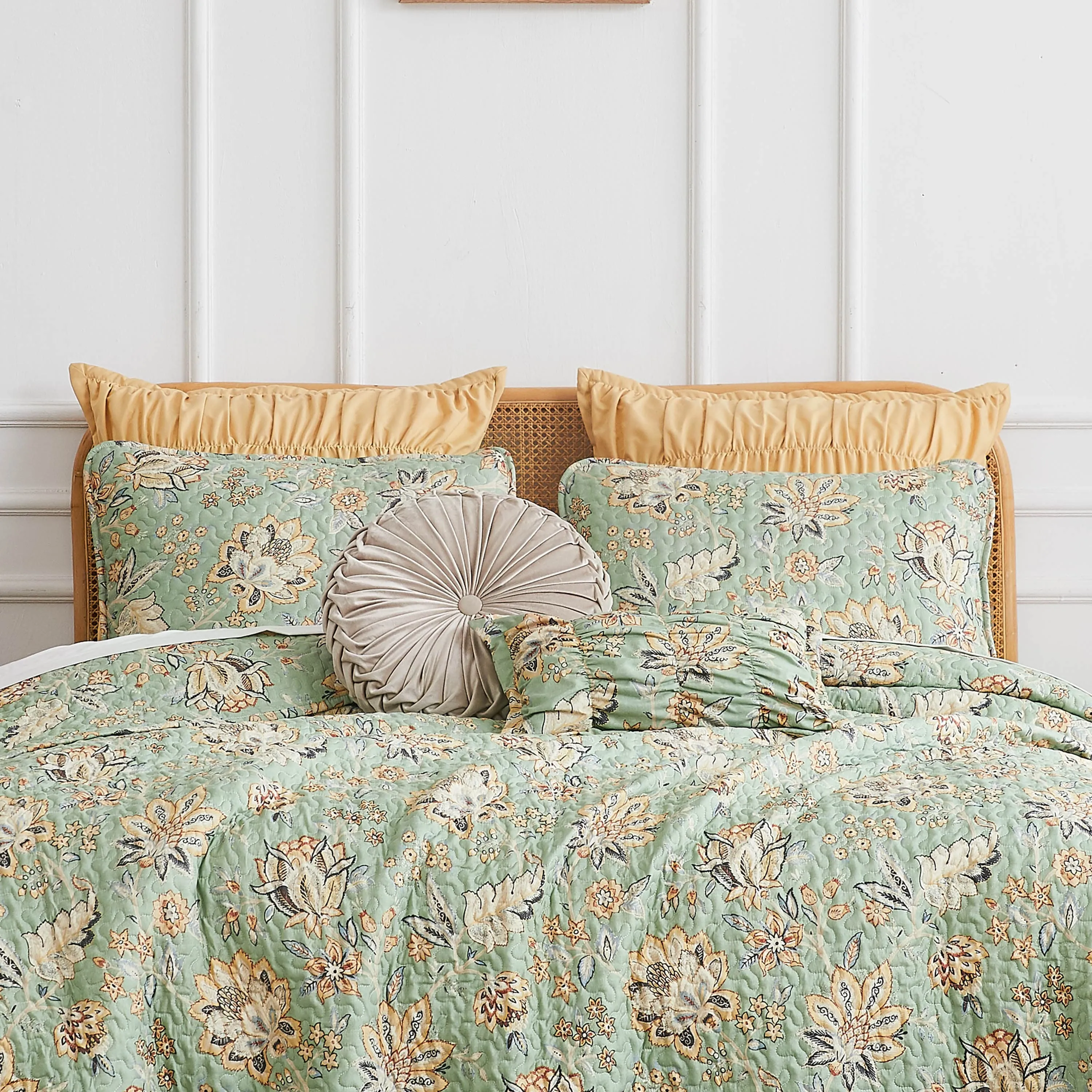 Jacobean Willow 7-Piece Quilt Bedding Set