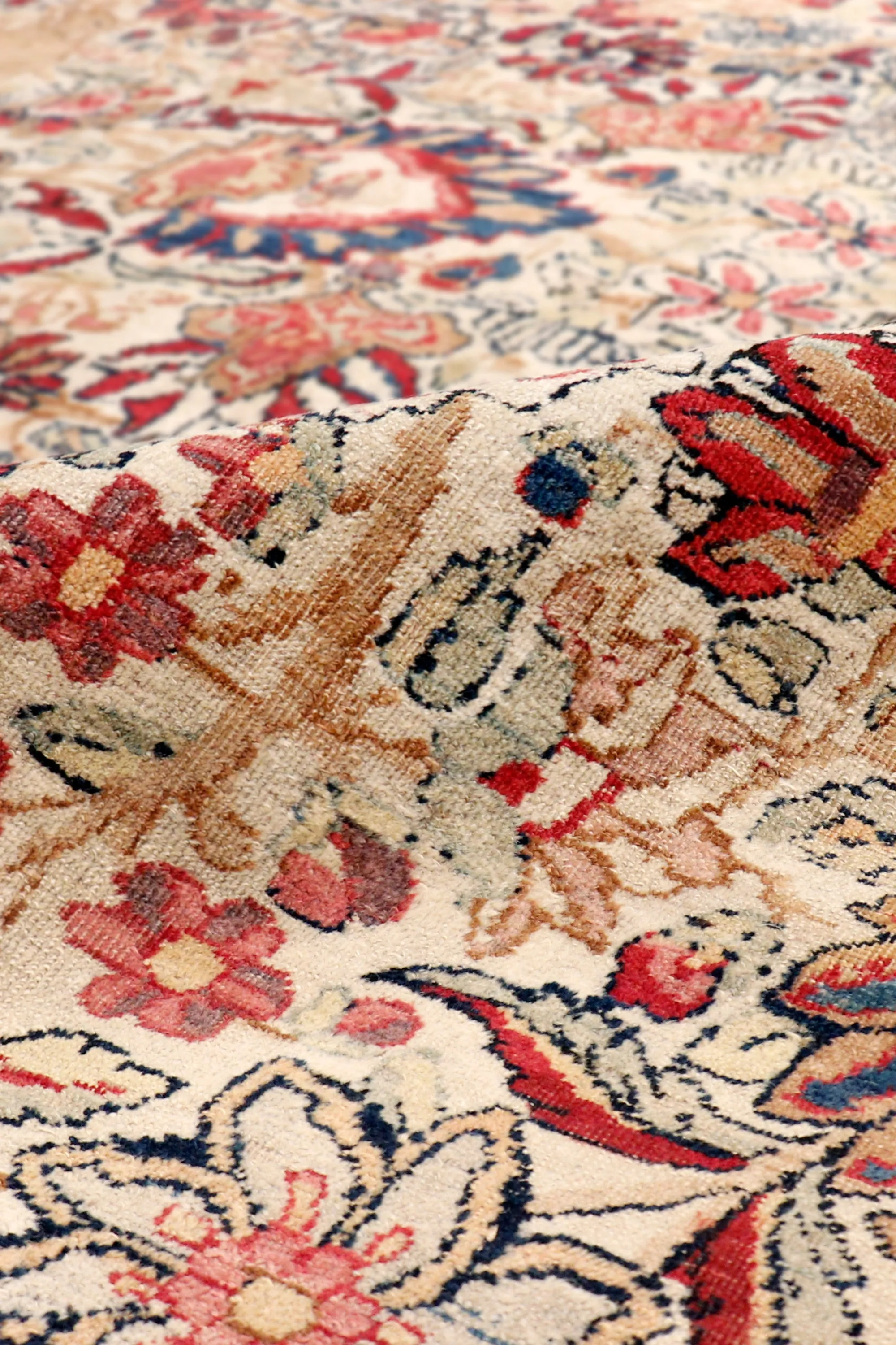 Kermanshah Collection Hand-Knotted Lamb's Wool Area Rug