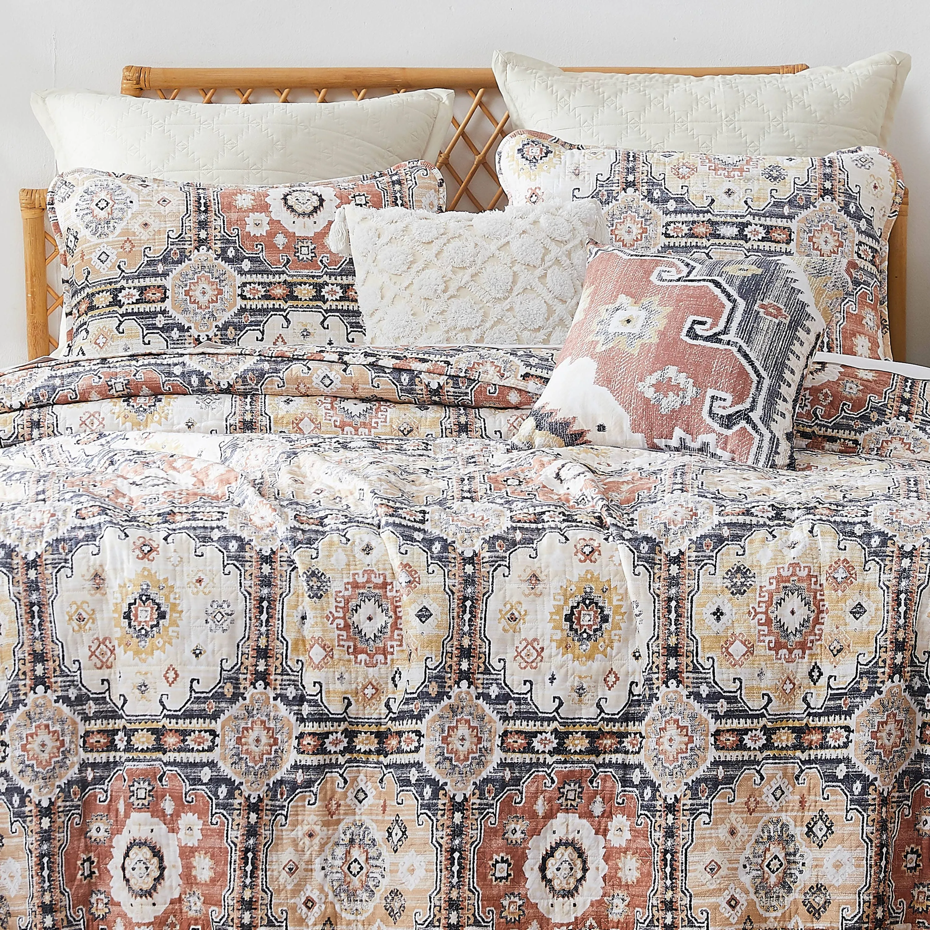 Kilim 7-Piece Quilt Bedding Set