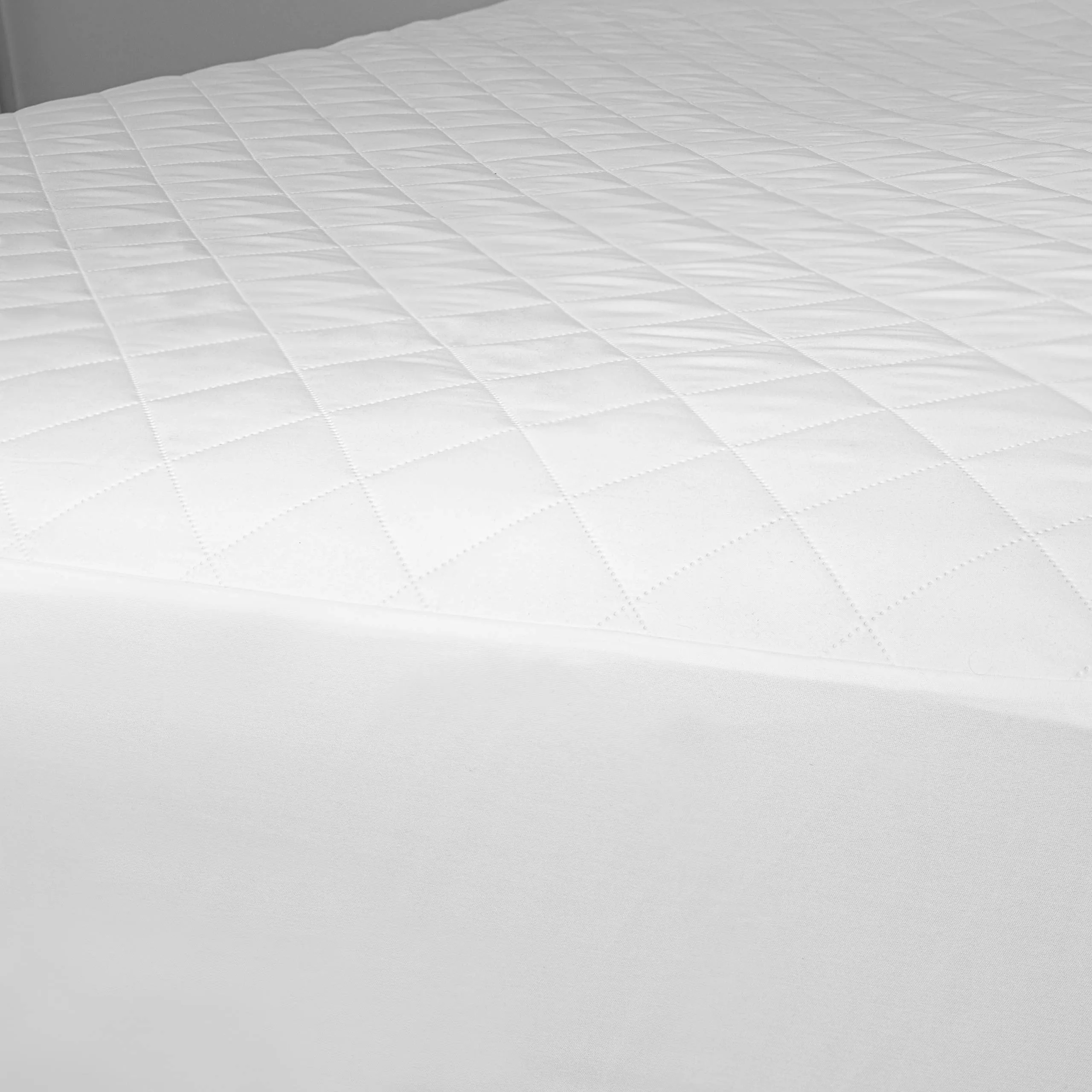 Masirs - The Quilted Mattress Pad is Comfortable and Thick Enough to Get a Restful Night Sleep. The Plush Mattress Topper Will Also Help Protect Your Mattress from Stains. (Twin)