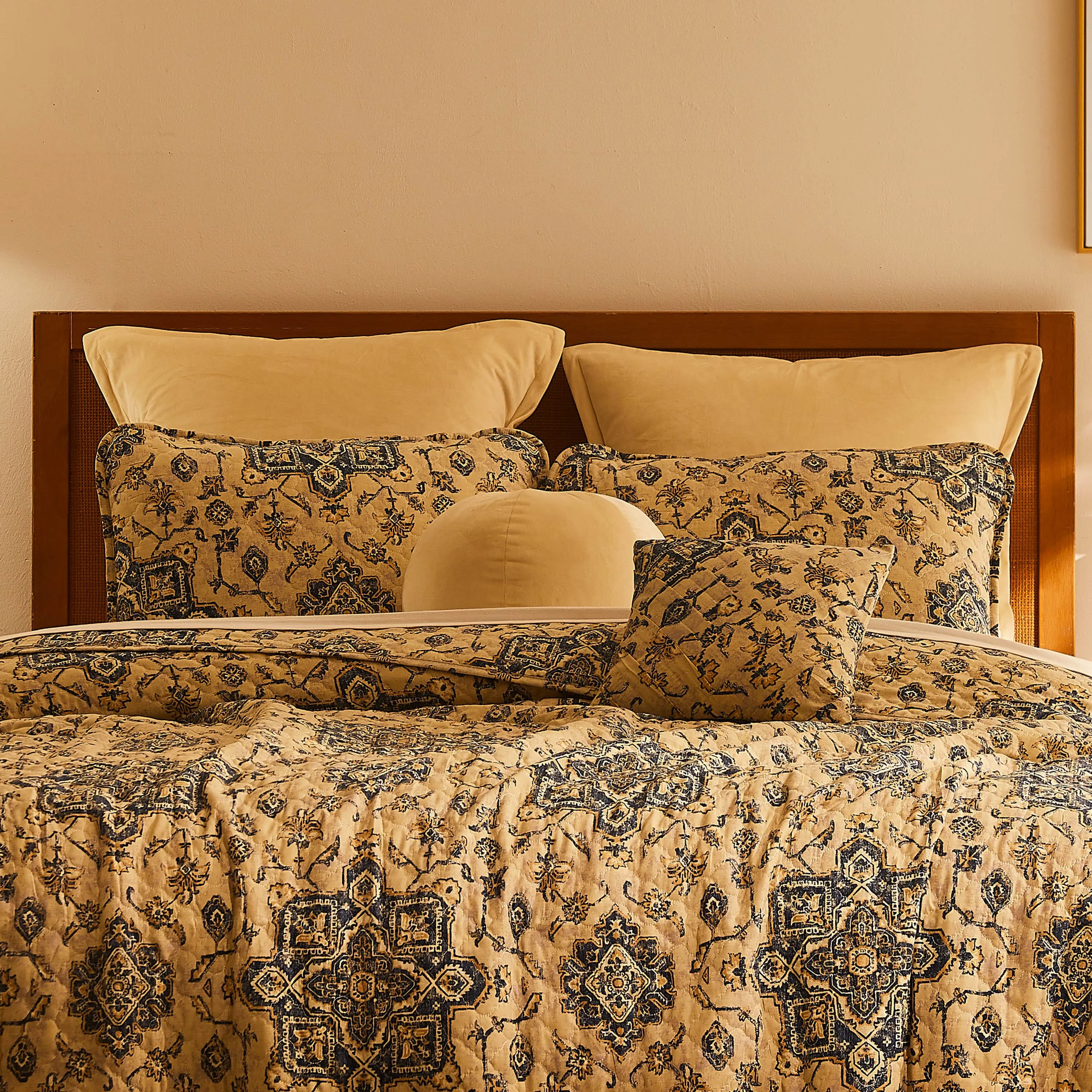 Persia 7-Piece Quilt Bedding Set